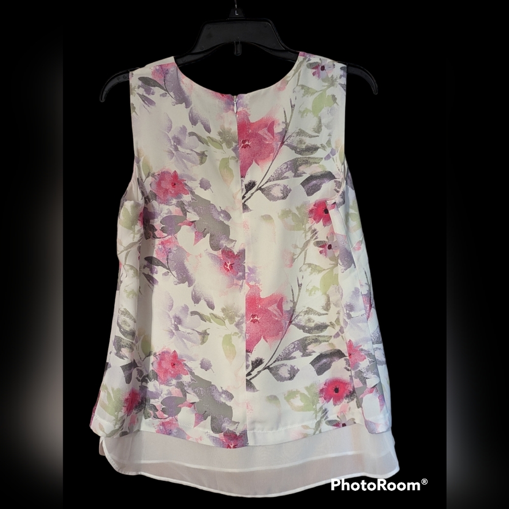 Pretty floral flowing sleeveless blouse by Rose and Olive size M - Picture 2 of 7